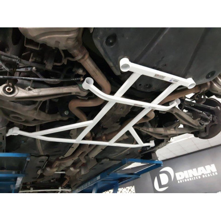 BARRA INFERIOR TRASERA ULTRA RACING 2 PUNTOS PARA MERCEDES-BENZ W251 R350 3.5 4WD 2005-2017