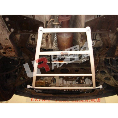 BARRA INFERIOR DELANTERA ULTRA RACING 4 PUNTOS PARA MINI COOPER 1 1ª GEN. R50 1.6 2WD 2000-2006