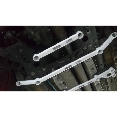 BARRA INFERIOR DELANTERA ULTRA RACING 2 PUNTOS PARA MINI COUNTRY MAN 1ª GEN. R60 1.6T 4WD 2010-2016