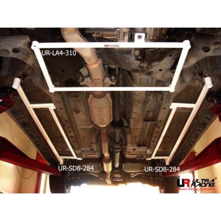 BARRA INFERIOR DELANTERA ULTRA RACING 4 PUNTOS PARA MITSUBISHI AIRTREK 1ª GEN. (CU) 2.0T 4WD 2001-2008