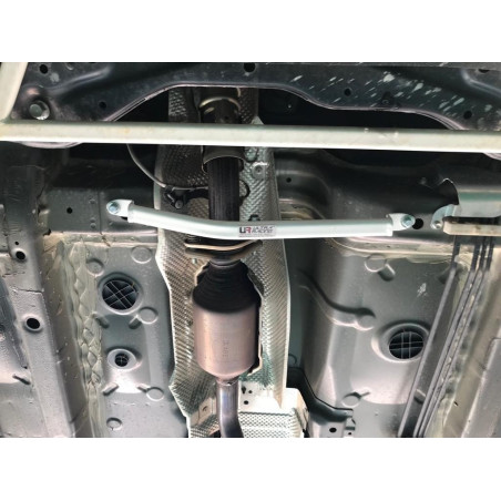 BARRA INFERIOR CENTRAL ULTRA RACING 2 PUNTOS PARA MITSUBISHI ASX 3ª GEN. 2.0 2WD CKD 2014-PRESENTE