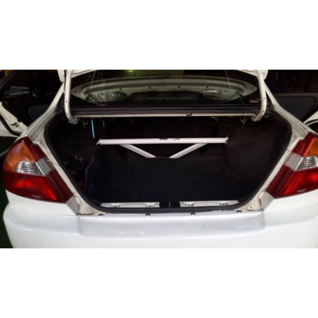 BARRA DE TORRETAS TRASERA ULTRA RACING 3 PUNTOS PARA MITSUBISHI LANCER 5ª GEN. 1.6 2WD 1995-2003