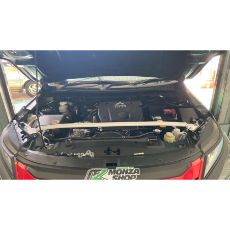 BARRA DE TORRETAS DELANTERA ULTRA RACING 2 PUNTOS PARA MITSUBISHI TRITON L200 5ª GEN. (KJ) 2.4D 2WD FACELIFT 2015-PRESENTE