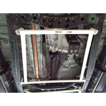 BARRA INFERIOR CENTRAL ULTRA RACING 4 PUNTOS PARA MITSUBISHI TRITON L200 5ª GEN. (KJ) 2.4D 2WD FACELIFT 2015-PRESENTE