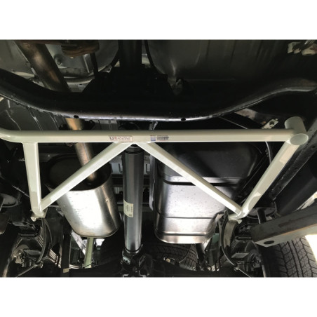 BARRA INFERIOR TRASERA ULTRA RACING 4 PUNTOS PARA MITSUBISHI TRITON L200 5ª GEN. (KJ) 2.4D 2WD FACELIFT 2015-PRESENTE