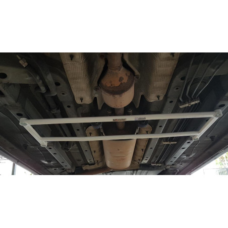 BARRA INFERIOR CENTRAL ULTRA RACING 4 PUNTOS PARA MITSUBISHI X FORCE (GR1W) 1.5 2WD LHD 2023-PRESENTE