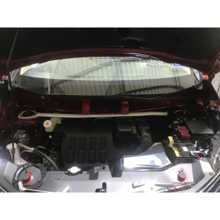 BARRA DE TORRETAS DELANTERA ULTRA RACING 2 PUNTOS PARA MITSUBISHI XPANDER (NC) 1.5 2WD 2017-PRESENTE