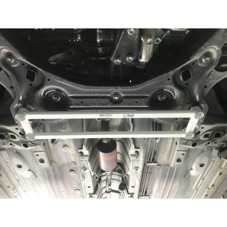 BARRA INFERIOR DELANTERA ULTRA RACING 4 PUNTOS PARA NISSAN ALMERA 3ª GEN. (N17) 1.5 2WD 2011-2019