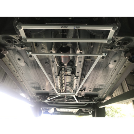 BARRA INFERIOR CENTRAL ULTRA RACING 4 PUNTOS PARA NISSAN ALMERA 3ª GEN. (N17) 1.5 2WD 2011-2019