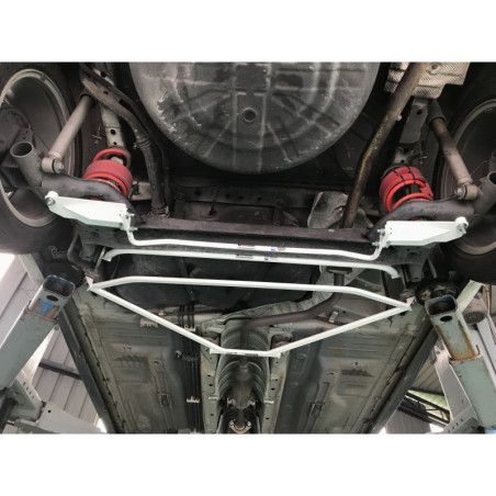 BARRA INFERIOR TRASERA ULTRA RACING 2 PUNTOS PARA NISSAN ALMERA 3ª GEN. (N17) 1.5 2WD 2011-2019