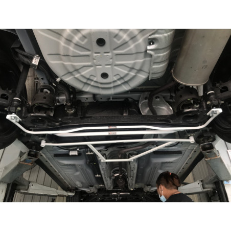 BARRA INFERIOR TRASERA ULTRA RACING 2 PUNTOS PARA NISSAN ALMERA 4ª GEN. (N18) 1.0T 2WD 2019-PRESENTE