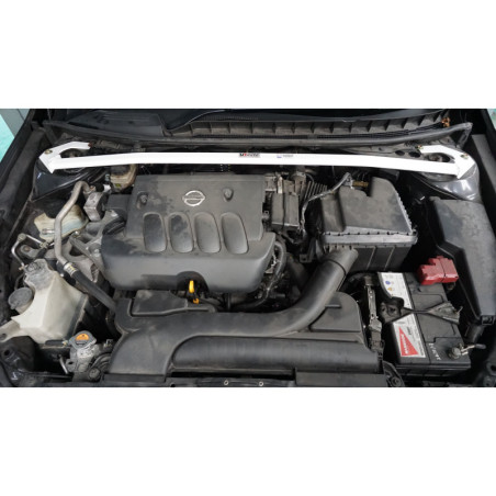 BARRA DE TORRETAS DELANTERA ULTRA RACING 2 PUNTOS PARA NISSAN ALTIMA 4ª GEN. (L32A) 2.5 V6 2WD 2006-2012