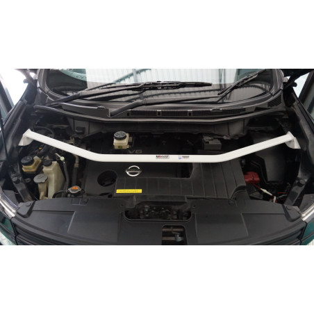 BARRA DE TORRETAS DELANTERA ULTRA RACING 2 PUNTOS PARA NISSAN ELGRAND 3ª GEN. (E52) 3.5 V6 2WD 2010-PRESENTE