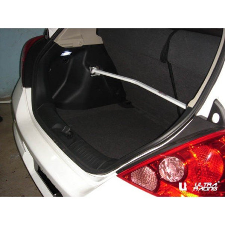 BARRA DE TORRETAS TRASERA ULTRA RACING 2 PUNTOS PARA NISSAN LATIO (C11) 1.8 2WD HATCHBACK 2004-2018
