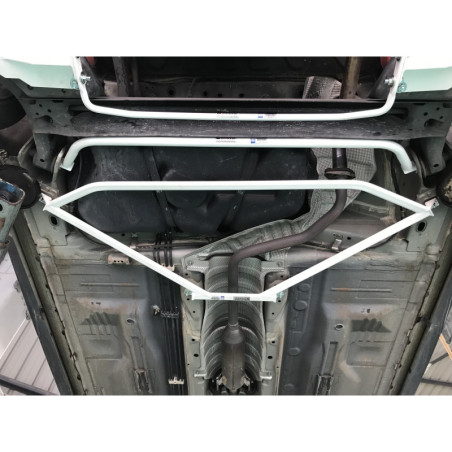 BARRA INFERIOR TRASERA ULTRA RACING 4 PUNTOS PARA NISSAN MARCH 4ª GEN. (K13) 1.2 2WD 2010-PRESENTE