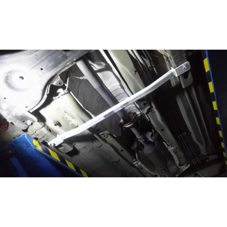 BARRA INFERIOR CENTRAL ULTRA RACING 2 PUNTOS PARA NISSAN MARCH 4ª GEN. (K13) 1.5 2WD 2010-PRESENTE