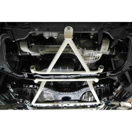 BARRA INFERIOR CENTRAL ULTRA RACING 4 PUNTOS PARA NISSAN NAVARA 3ª GEN. (D23) 2.5D 4WD 2014-PRESENTE