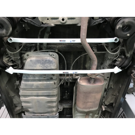 BARRA INFERIOR TRASERA ULTRA RACING 2 PUNTOS PARA NISSAN SERENA 2ª GEN. (C24) 2.0 2WD 1999-2012