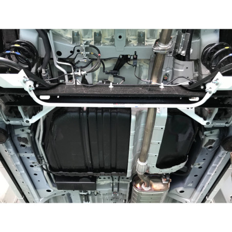 BARRA INFERIOR TRASERA ULTRA RACING 4 PUNTOS PARA NISSAN SERENA 5ª GEN. (C27) 2.0 2WD 2016-PRESENTE