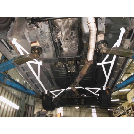 BARRA INFERIOR LATERAL ULTRA RACING 6 PUNTOS PARA NISSAN SKYLINE 10ª GEN. (GTR 34) 2.6TT 4WD 1999-2002