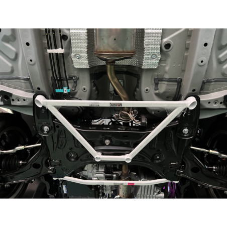 BARRA INFERIOR DELANTERA ULTRA RACING 4 PUNTOS PARA PERODUA ALZA (W150) 1.5 2WD 2022-PRESENTE