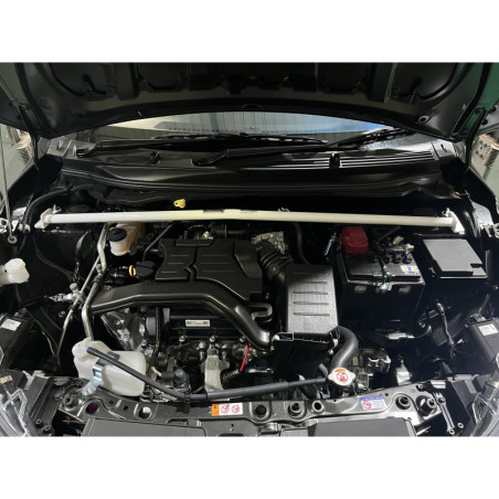 BARRA DE TORRETAS DELANTERA ULTRA RACING 2 PUNTOS PARA PERODUA AXIA (A300) 1.0 2WD 2023-PRESENTE