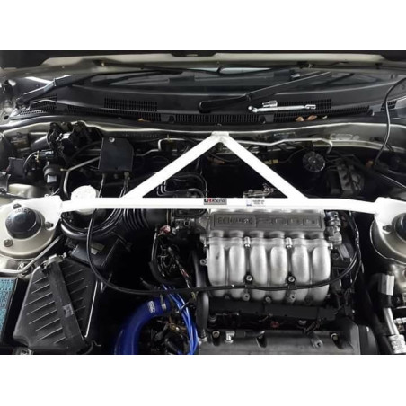 BARRA DE TORRETAS DELANTERA ULTRA RACING 3 PUNTOS PARA PROTON PERDANA 1ª GEN. 2.0 2WD 1995-1998