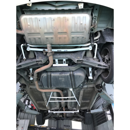 BARRA LATERAL INFERIOR TRASERA ULTRA RACING 4 PUNTOS PARA PROTON PREVE 1.6T 2WD 2012-2020