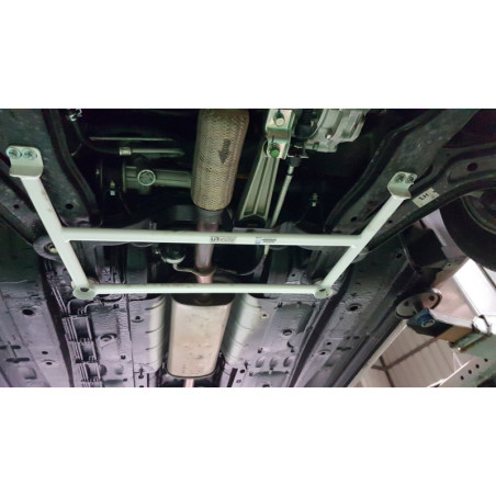 BARRA INFERIOR DELANTERA ULTRA RACING 4 PUNTOS PARA PROTON SAGA 3ª GEN. (BT/MK4) 1.3 2WD 2016-PRESENTE