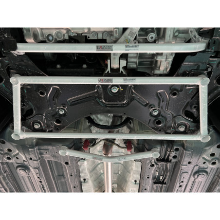 BARRA INFERIOR DELANTERA ULTRA RACING 4 PUNTOS PARA PROTON S70 1.5T 2WD 2023-PRESENTE