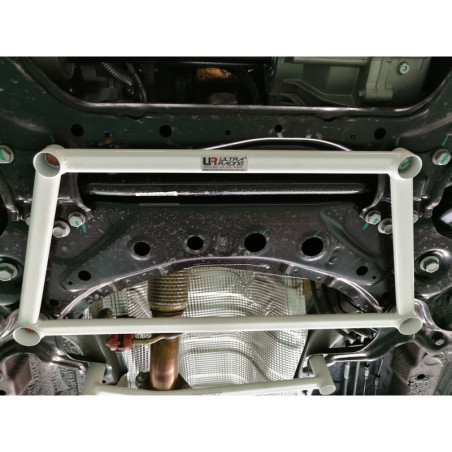 BARRA INFERIOR DELANTERA ULTRA RACING 4 PUNTOS PARA PROTON X70 1.8T 2WD CBU 2019-2020