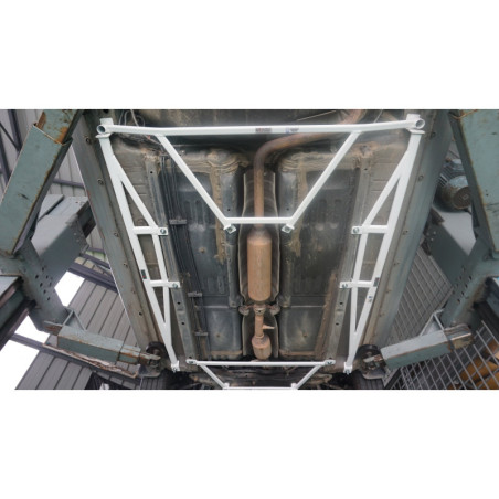 BARRA INFERIOR LATERAL ULTRA RACING 8 PUNTOS PARA TOYOTA VIOS 1ª GEN. (XP40) 1.5 2WD 2002-2007