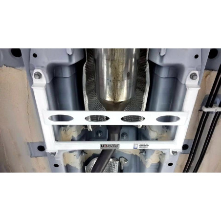 BARRA INFERIOR CENTRAL ULTRA RACING 4 PUNTOS PARA TOYOTA VIOS 3ª GEN. (XP150) 1.5 2WD 5-SPEED 2013-2016