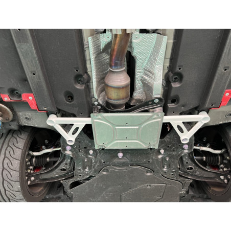 BARRA INFERIOR DELANTERA ULTRA RACING 4 PUNTOS PARA TOYOTA GR YARIS (XP210) 1.6 GTS 4WD 2020-PRESENTE