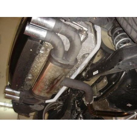 BARRA DE TORSIÓN TRASERA ULTRA RACING 2 PUNTOS PARA VOLKSWAGEN GOLF GTI 5ª GEN. MK5/A5 (TYP 1K) 2.0 TSI 2WD 2003-2010