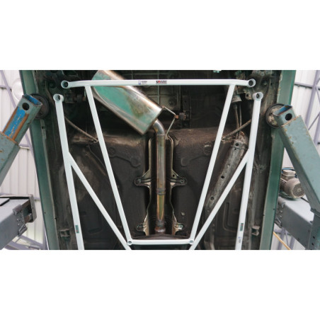 BARRA INFERIOR TRASERA ULTRA RACING 4 PUNTOS PARA VOLVO 850 2.5T OBD1 2WD SEDÁN 1992-1997