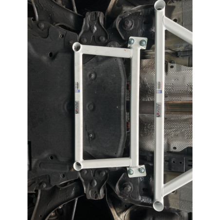 BARRA INFERIOR DELANTERA ULTRA RACING 4 PUNTOS PARA VOLVO S80 2ª GEN. 2.4D 2WD 2007-2016