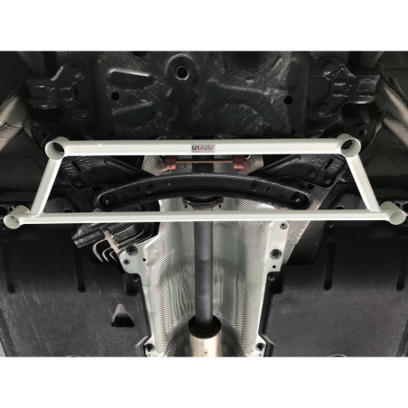 BARRA INFERIOR DELANTERA ULTRA RACING 4 PUNTOS PARA VOLVO V40 T4 1.6 4WD 2012-2016