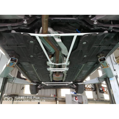 BARRA INFERIOR TRASERA ULTRA RACING 4 PUNTOS PARA VOLVO V90 T8 2.0T TWIN CHARGE 2WD HYBRID 2017-PRESENTE