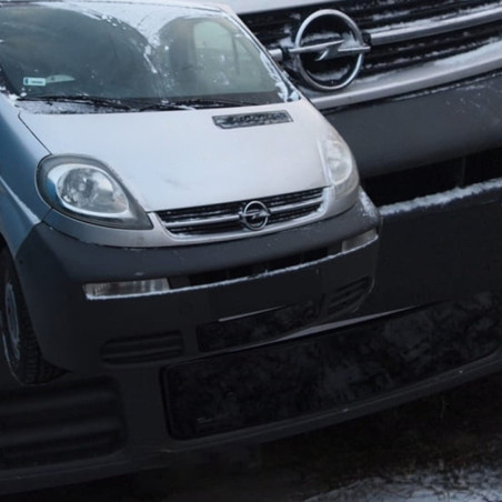 WINTER FAIRING FOR RENAULT TRAFIC 2001-2006 / OPEL VIVARO 2001-2006 / NISSAN PRIMASTER 2001-2006 (BACKGROUND)